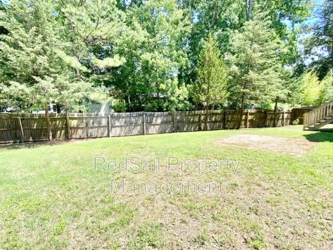 Building Photo - 304 Minnie Cir