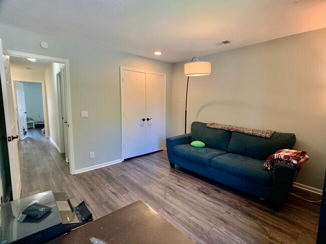 Foto del edificio - 14101 west 88th terrace