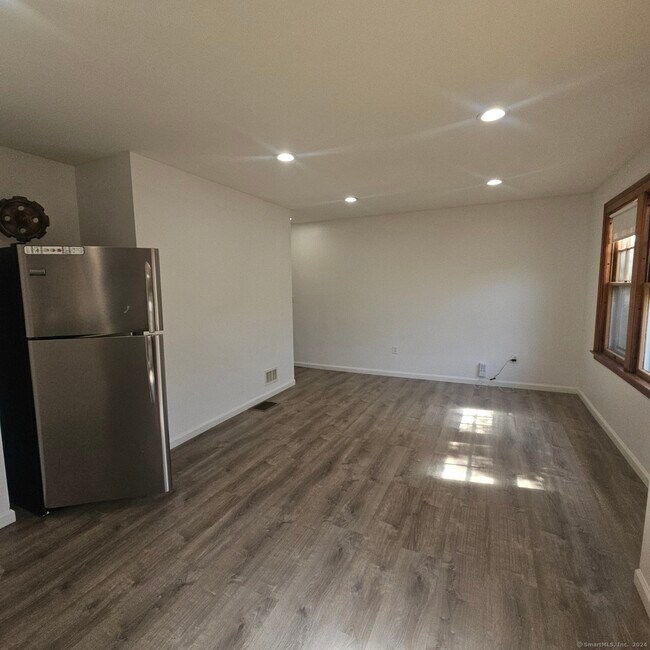 Foto del edificio - 253 Hartford Ave