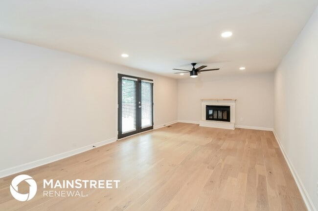 Foto del edificio - 234 Pinehurst Ln