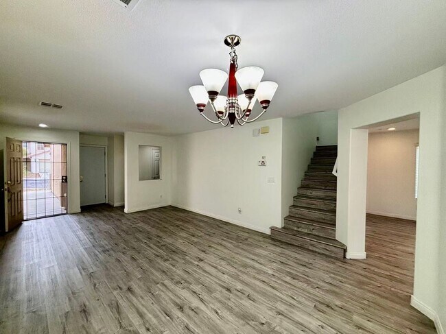 Foto del edificio - Welcome to this charming 4 bedroom, 2.5 bathroom home.