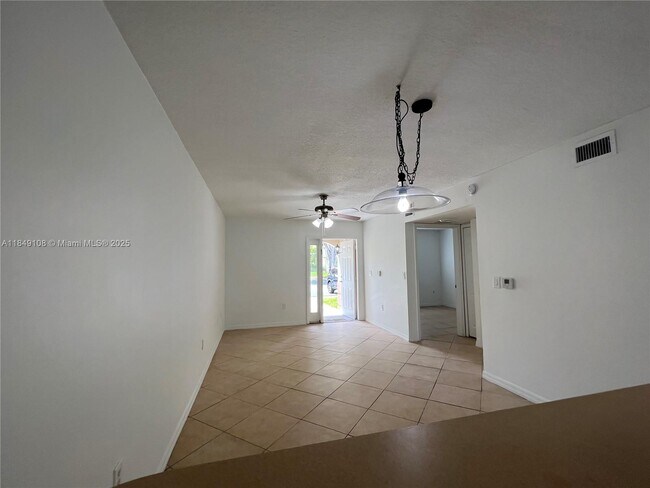 Foto del edificio - 2921 SE 12th Rd