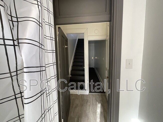 Building Photo - 659 W Philadelphia St