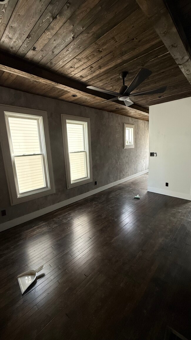 Living room - 2872 S Delaware Ave