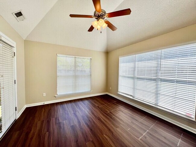 Foto del edificio - Quaint 2/2 in Gated Olive Branch Community!