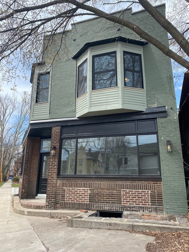 Building Photo - 2258 W 10th St