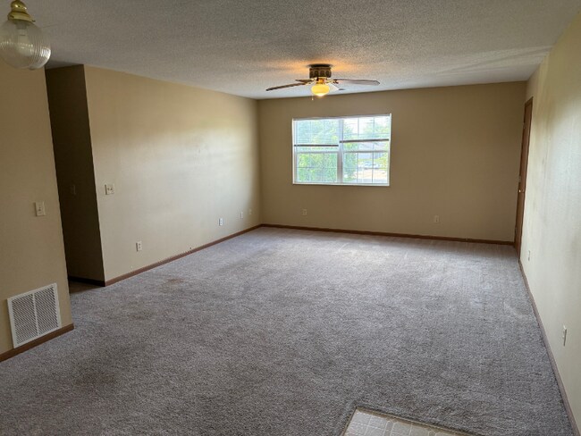 Foto del edificio - 801 Brittany Ct