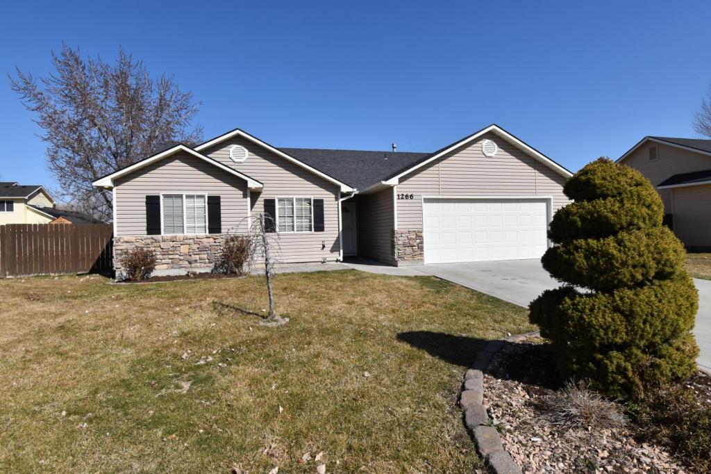 1266 St James Ct, Middleton, ID 83644 House Rental in Middleton, ID