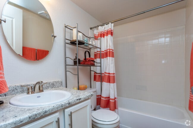 2BR, 1BA - 1000 SF - Colony Hills Apartments