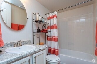 2BR, 1BA - 1000 SF - Colony Hills Apartments