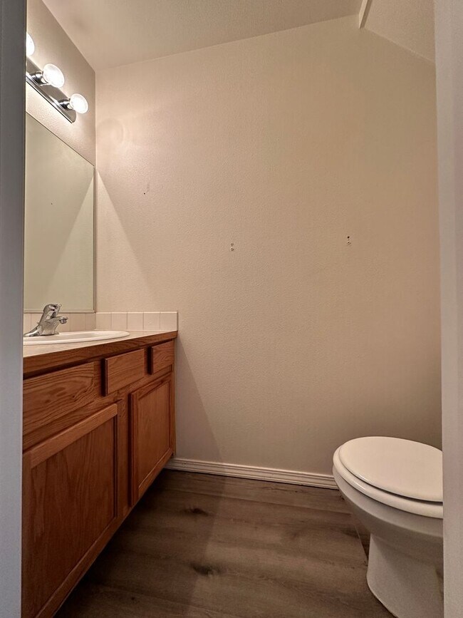 Foto del edificio - 3215-3221 N Thicket Ln