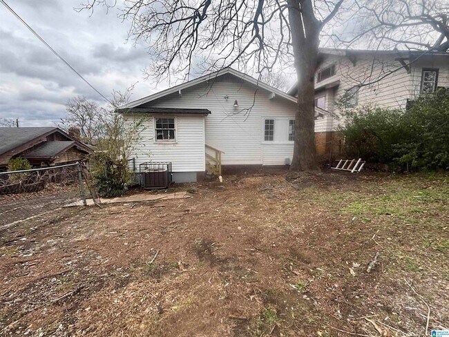 Foto del edificio - 1619 27th St N