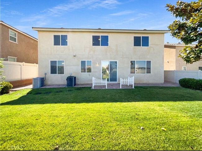 Building Photo - 16738 Desert Willow St