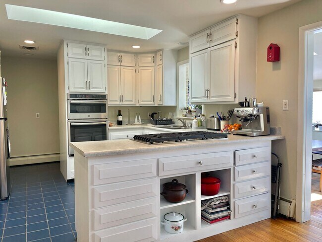 Building Photo - Must See Newly Remodeled North Boulder 5 bed/2.5 bath - Available August 7th!