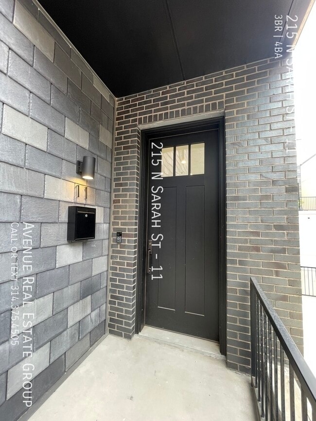 Foto del edificio - 215 N Sarah St