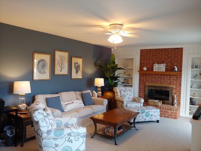 Living room. - 1711 Ocean Bay Dr