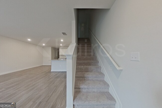 Building Photo - 442 Hawthorn Trail