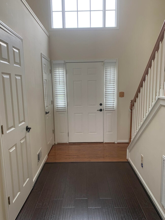 Building Photo - 3692 White Pine Dr