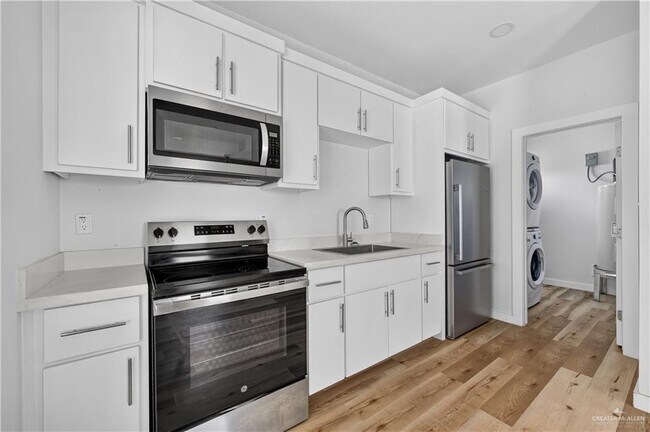 Foto del edificio - 1207 W Kennedy St