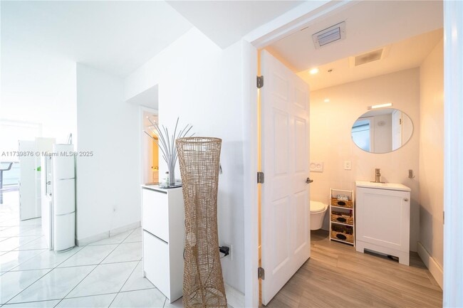 Building Photo - 6301 Collins Ave