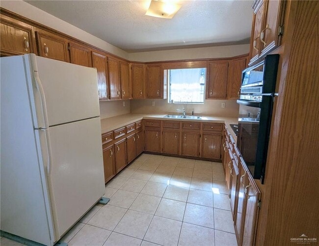 Building Photo - 301 Jessica Jane Ave