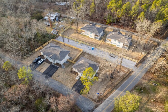 Building Photo - 105 Pocola Dr