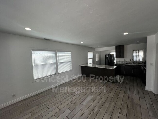 Building Photo - 14101 1/2 ANDERSON PL