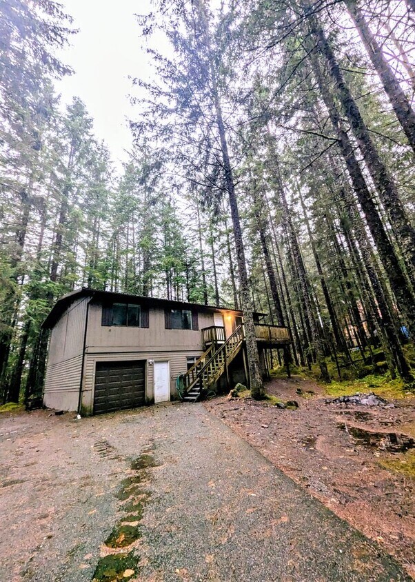 Foto principal - 4 BD/2BA Single Family Home in Dredge Lake...