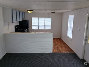 Building Photo - 119 SE Camelot Loop