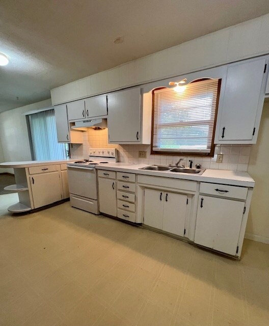 Kitchen - 1532 E Seminole St