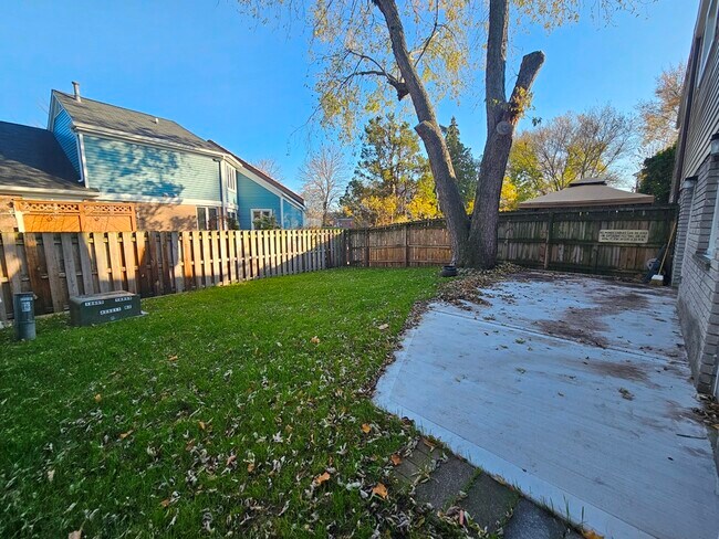 Foto del edificio - 1535 E Jane Ave