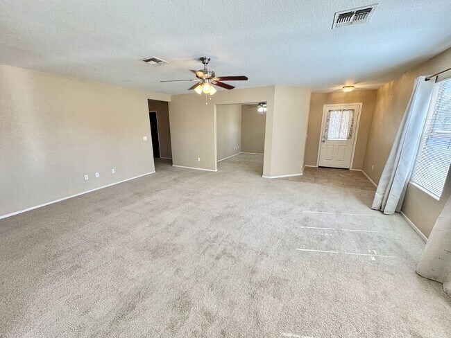 Foto del edificio - 3232 W Cavedale Dr