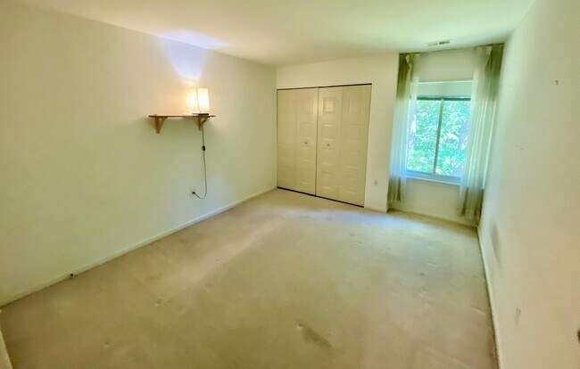 Foto del edificio - 8113 Inverness Ridge Rd