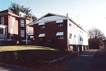 Building Photo - 275 Poplar St