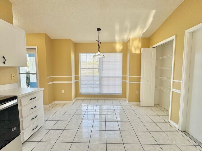 Building Photo - 3511 Majesty Loop