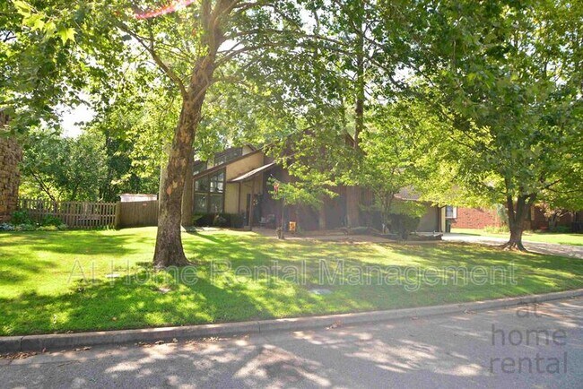 Foto del edificio - 8316 S Pittsburg Ave