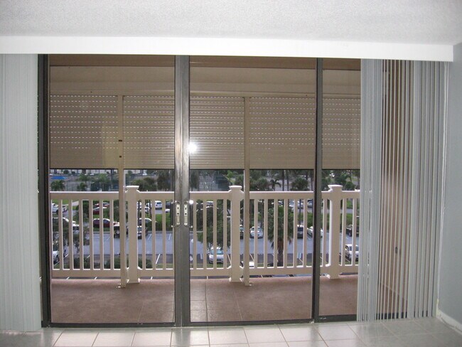 Patio - 500 Treasure Island Causeway