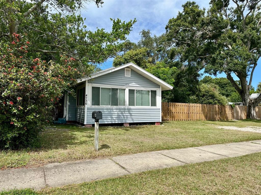 Foto principal - 4736 20th St N