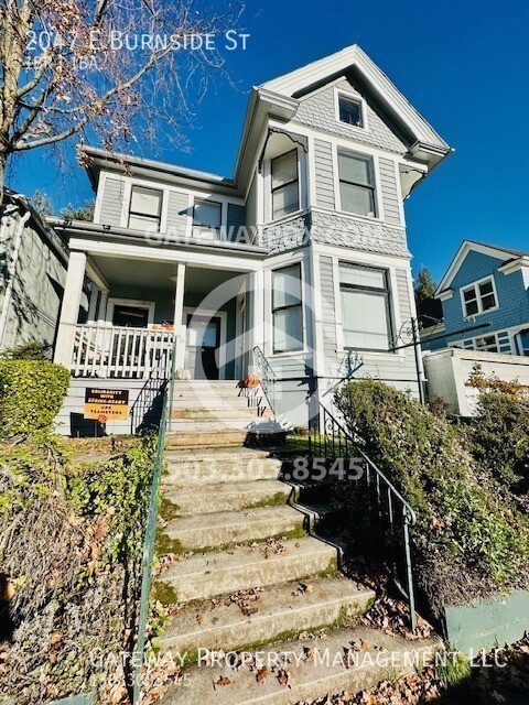 Primary Photo - 2047 E Burnside St