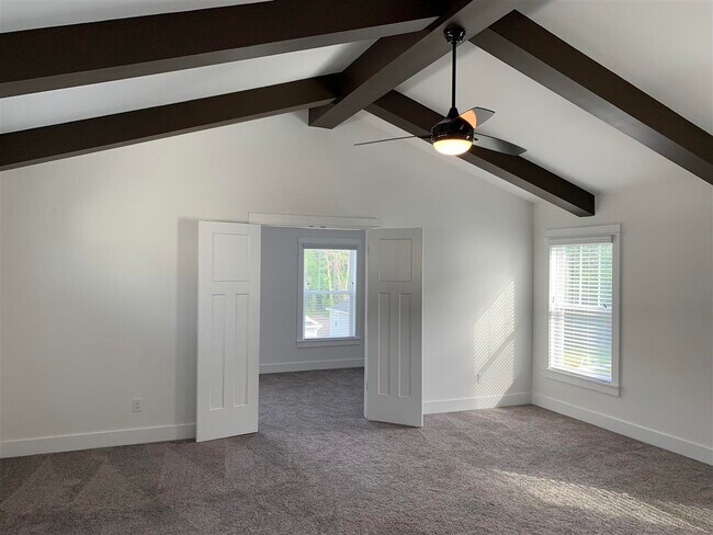 Foto del edificio - 2864 Crestline Rd