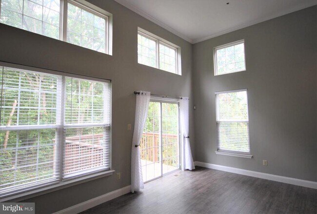 Building Photo - 407 Fort Hill Cir