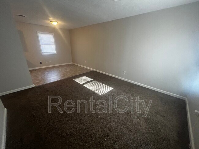 Foto del edificio - 213 Poplar St