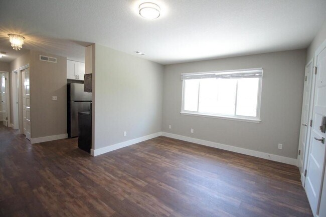 Foto del edificio - 6000 Metcalf Ln