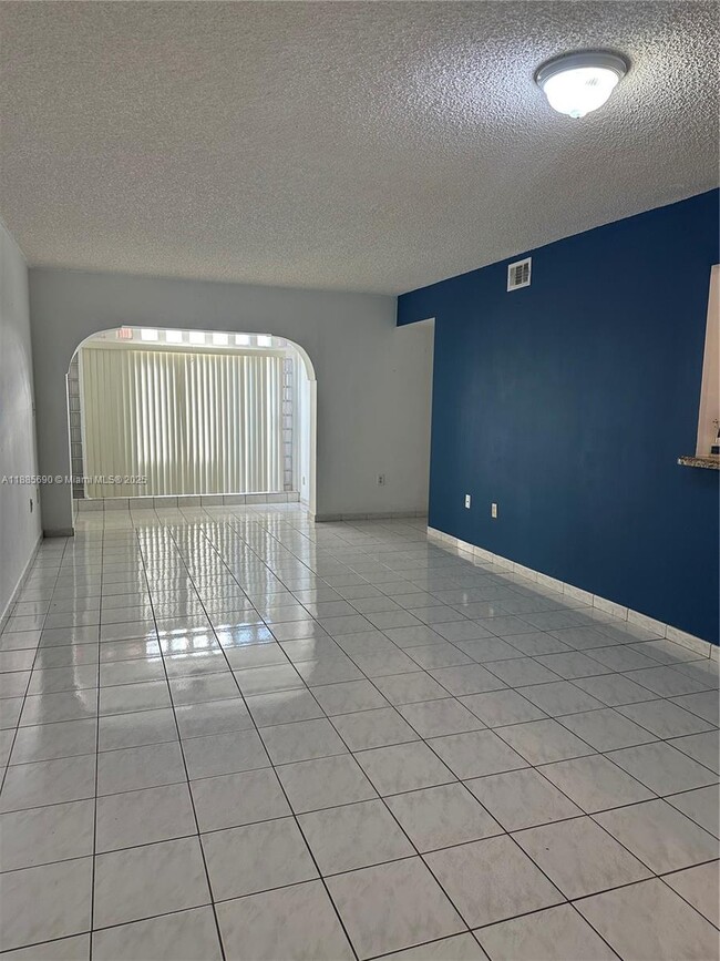Foto del edificio - 10245 NW 9th St Cir