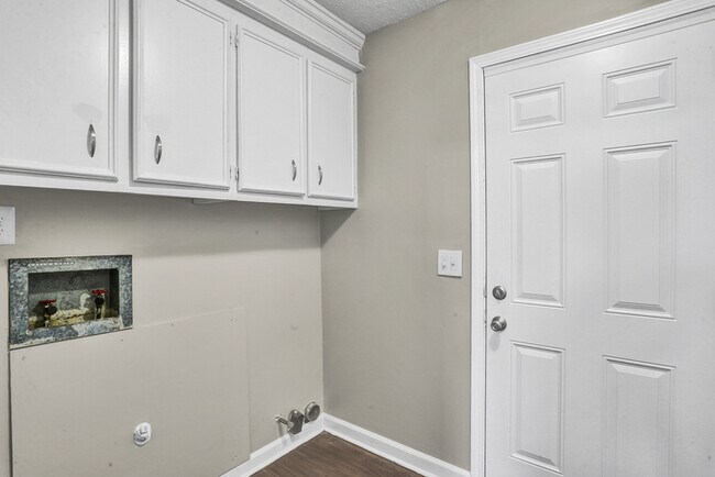 Foto del edificio - 128 Dogwood Cir