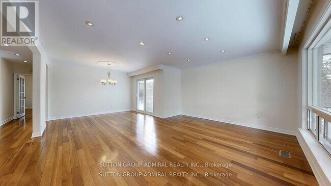 Photo du bâtiment - 129 Crestwood Rd