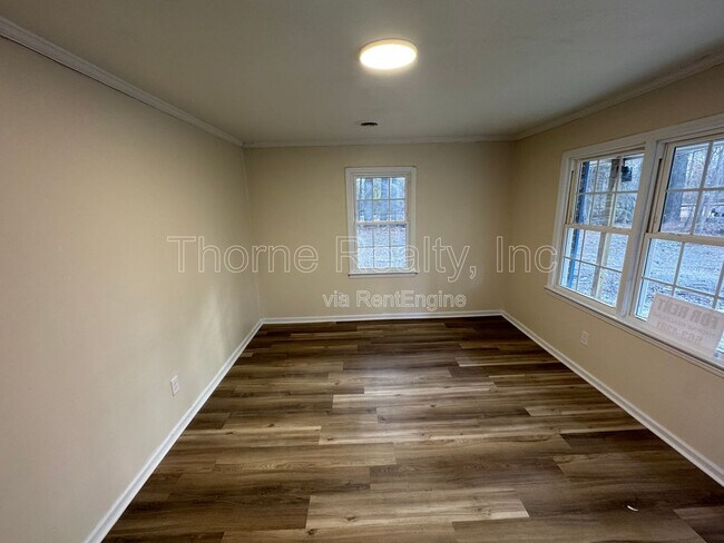 Foto del edificio - 313 Ferndale Dr