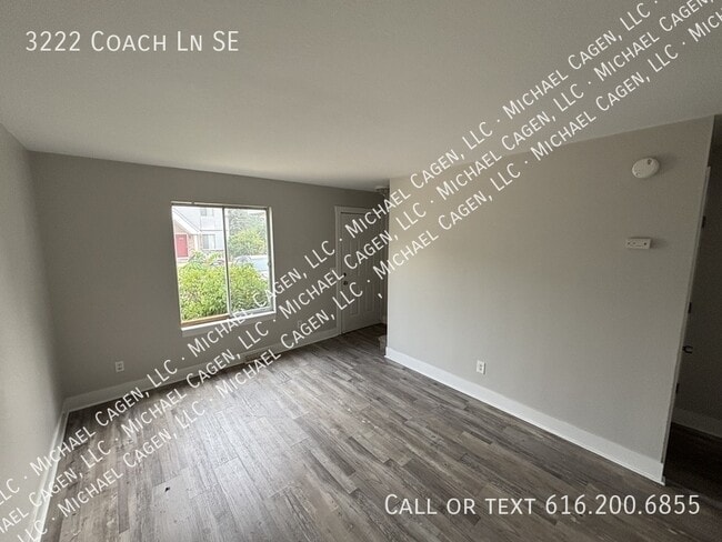 Building Photo - 3222 Coach Ln SE