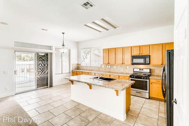 Building Photo - 6 br, 3 bath House - 1778 Antelope Valley Ave