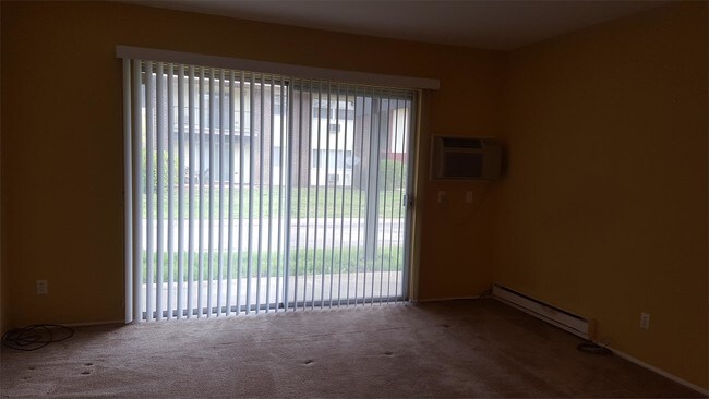 Building Photo - 7431 Hazelcrest Dr
